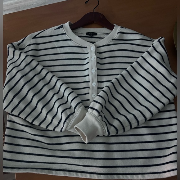 Rails Joan Sweatshirt and Jane shorts - Picture 5 of 8